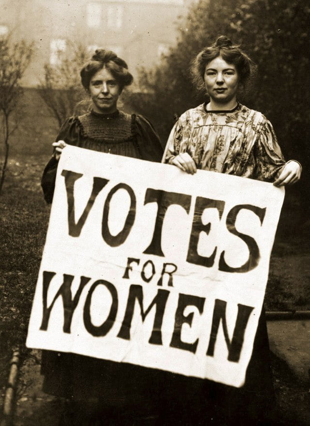 Annie_Kenney_And_Christabel_Pankhurst_Votes_For_Women